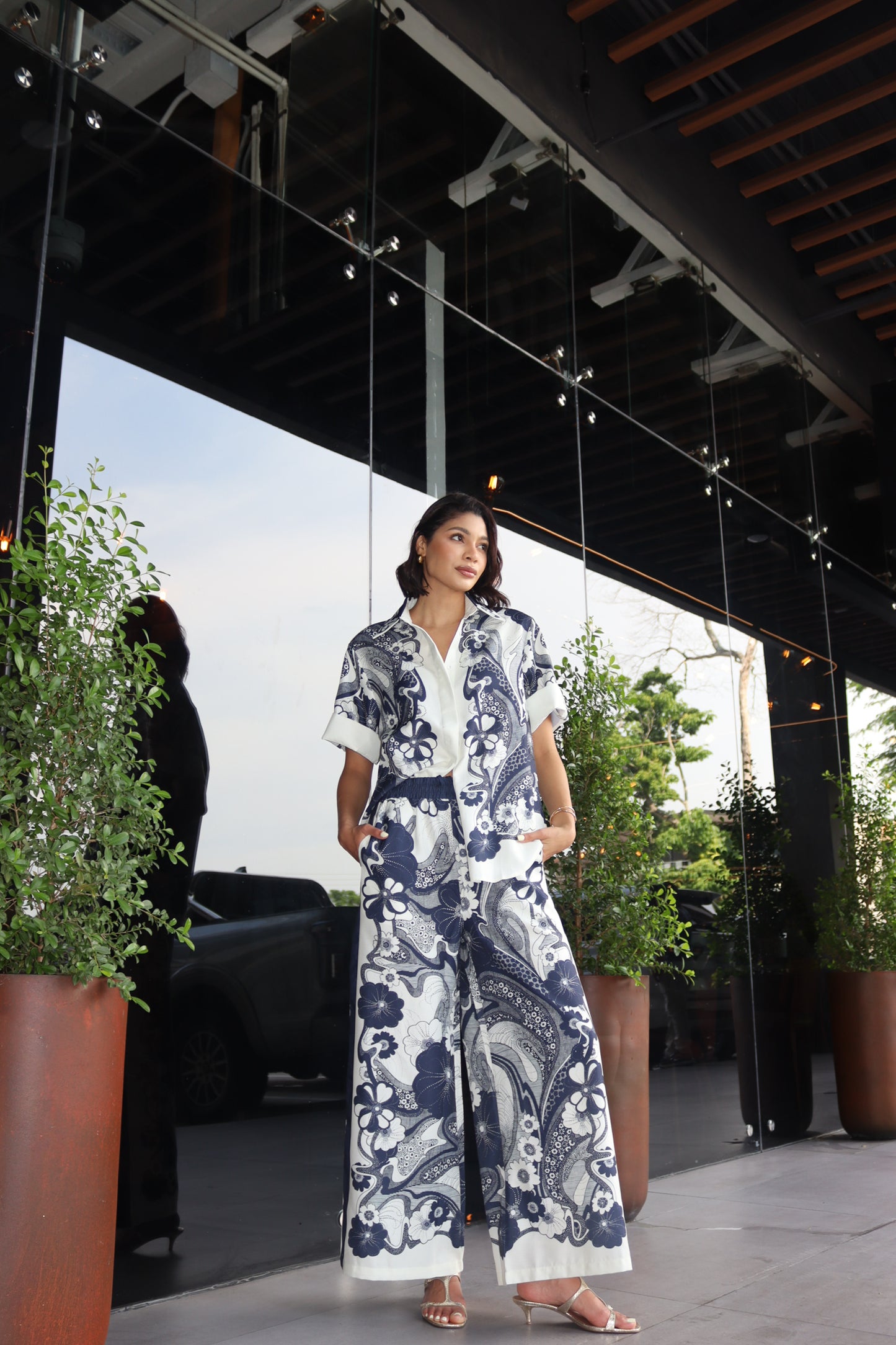 Over size floral set