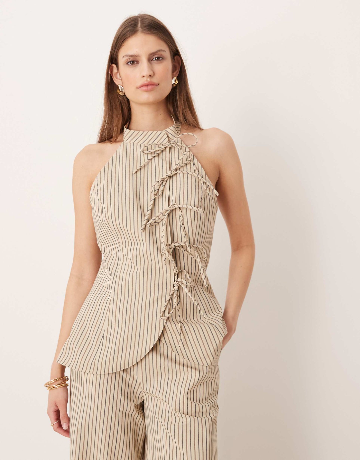 striped set with bun details