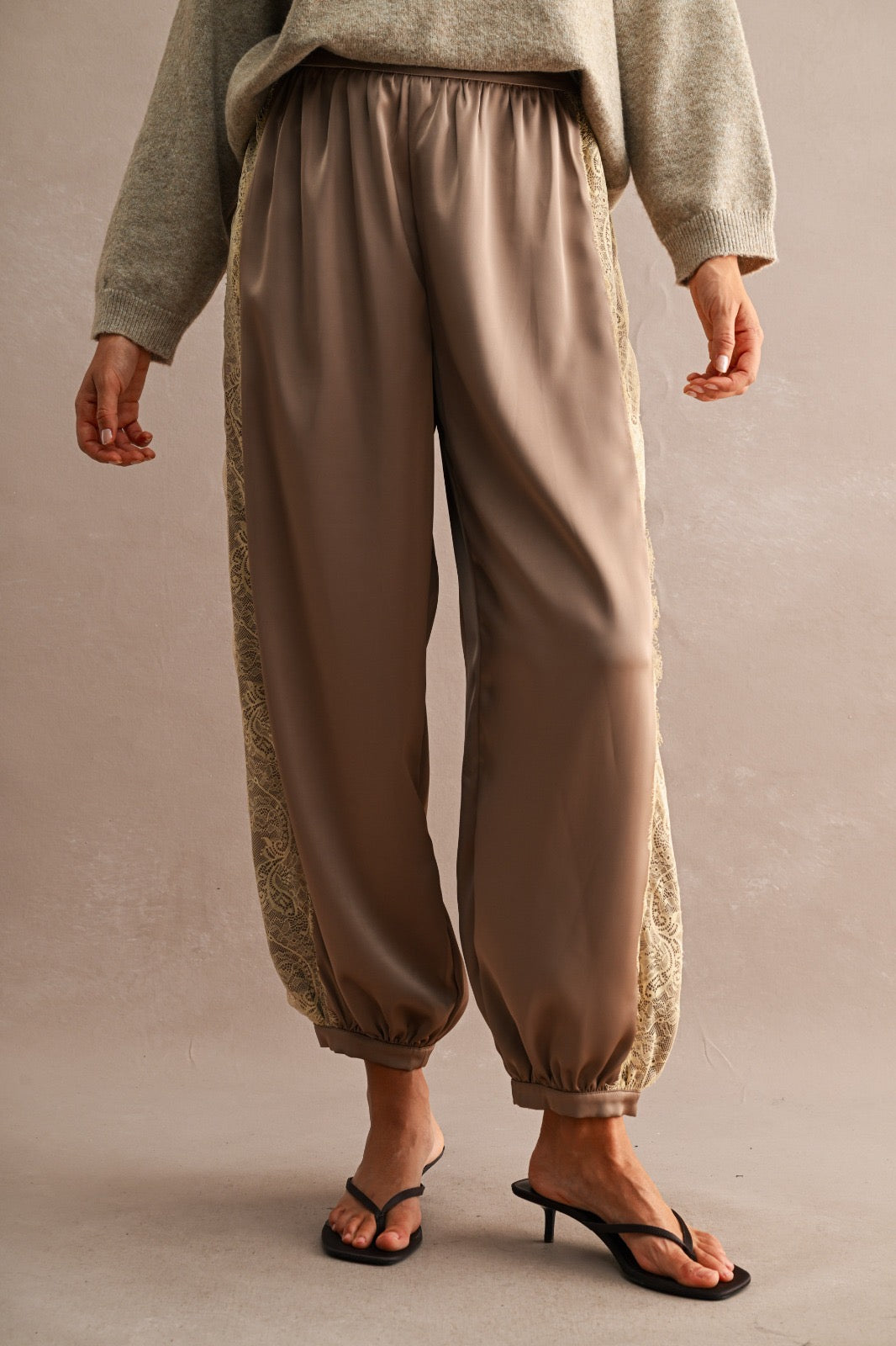 Lace Baloon pants