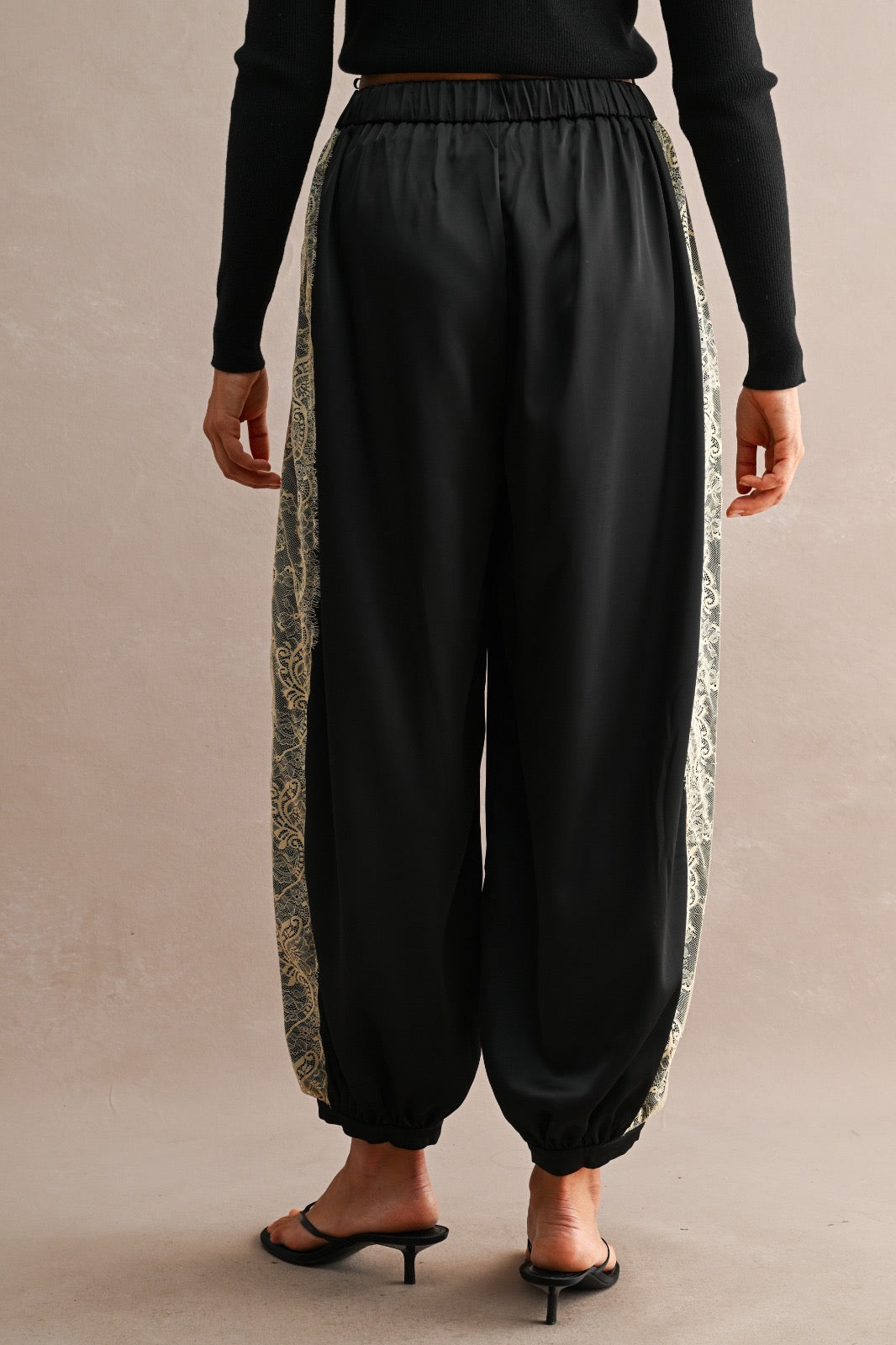 Lace Baloon pants