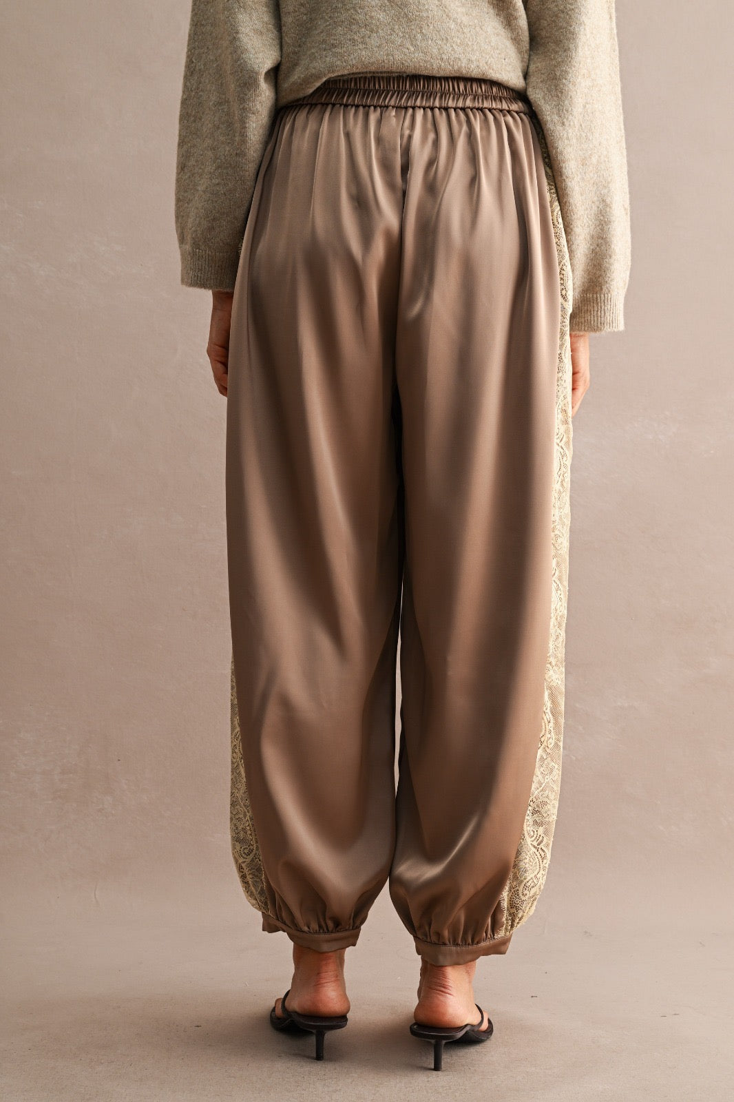 Lace Baloon pants