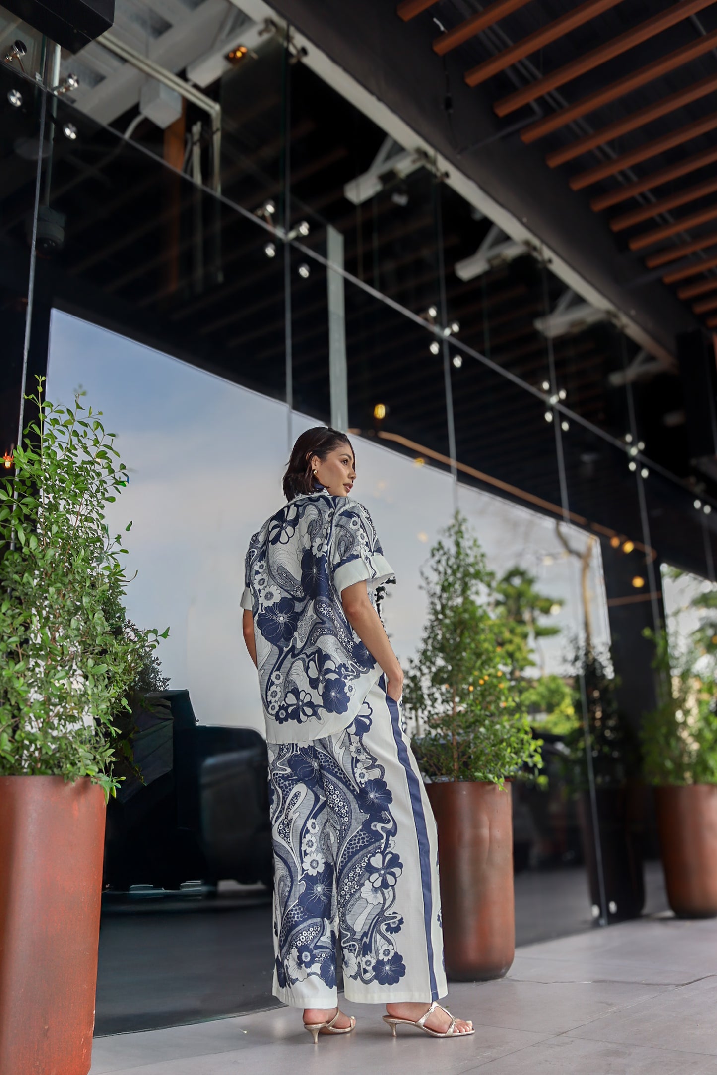 Over size floral set